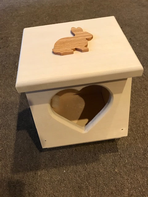 Heart Shaped Rabbit Hay Feeder mini